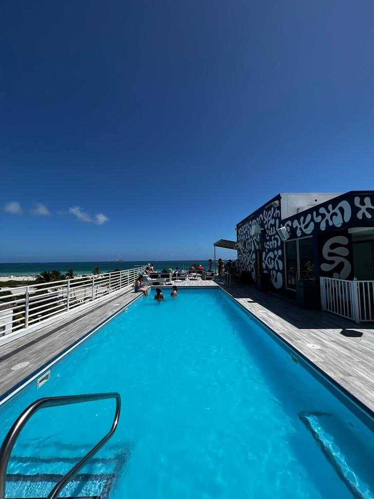 Ten Best Pool Party Spots in Miami 2022